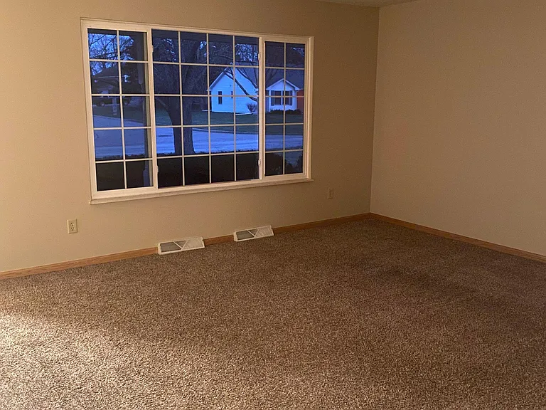 2367 Conley Dr — Photo 6