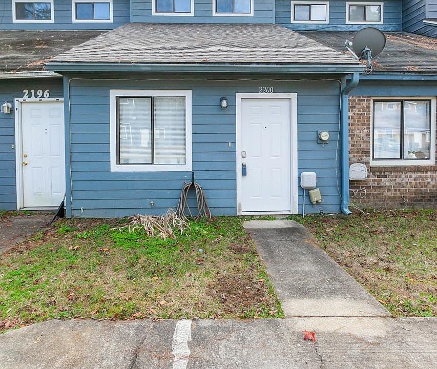 1st image of 2200 Sandpiper St