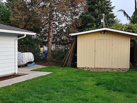 3rd image of 11720 NE 80th St