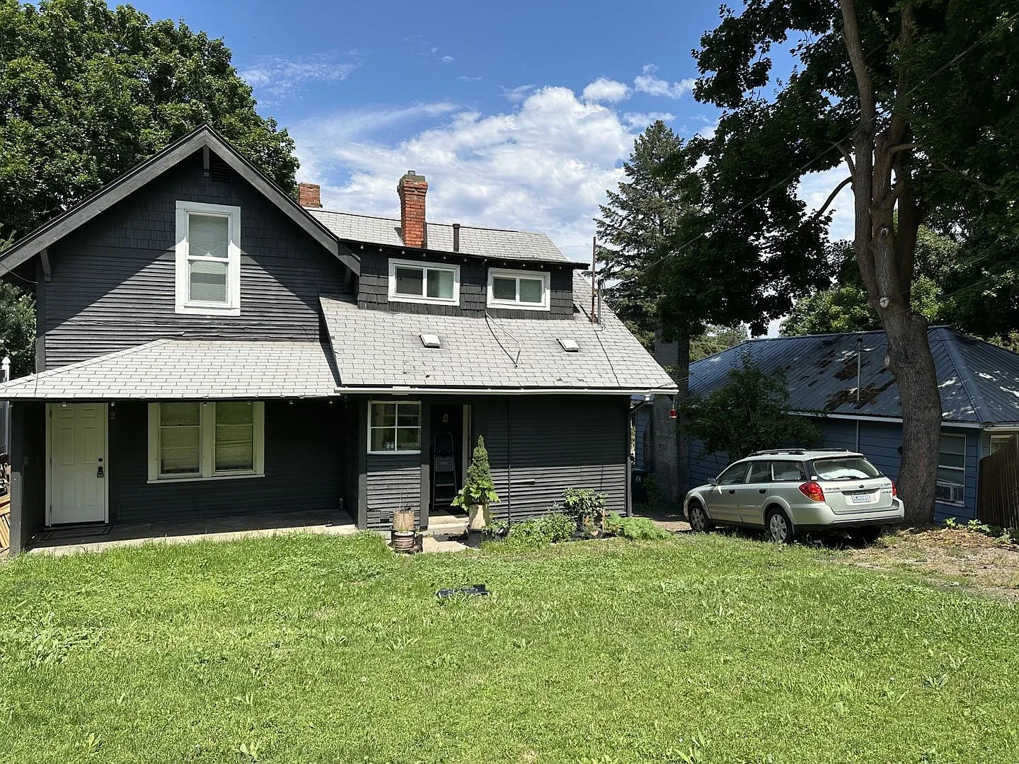207 — Photo 2