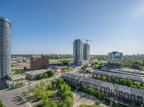 181 Village Green Sq, Toronto, ON