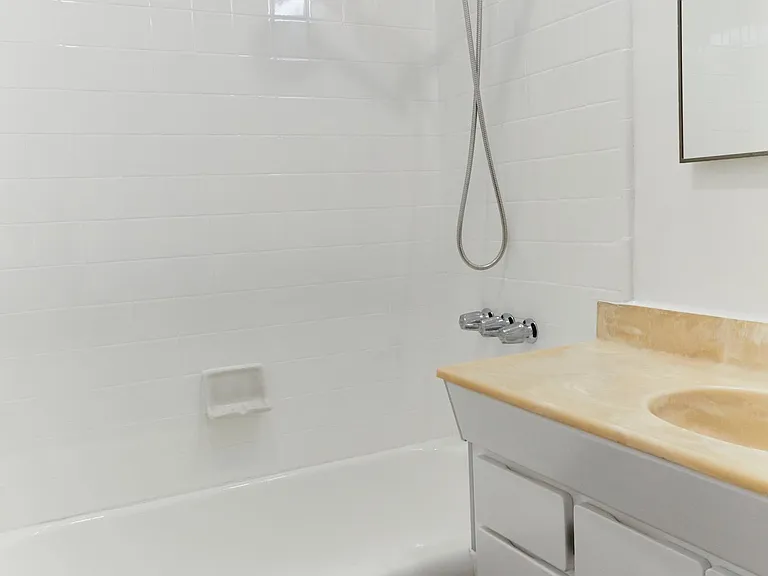 4076 Redwood Ave #1 — Photo 7