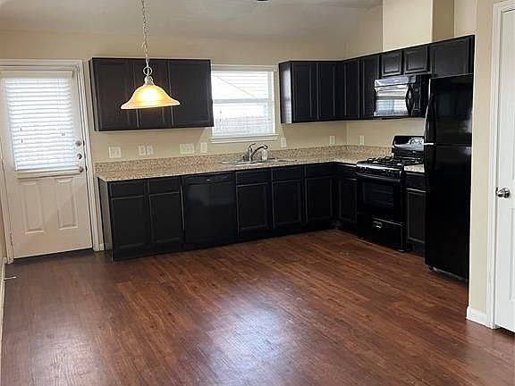 3rd image of 3415 Maris Way