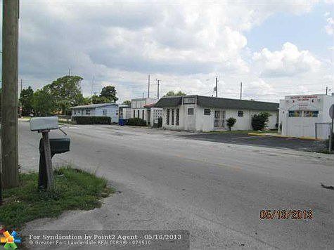 2nd image of 642 NW 22nd Rd