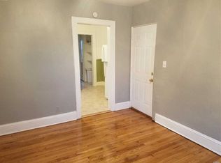 2 Franklin Pl, Farmingdale, NY 11735