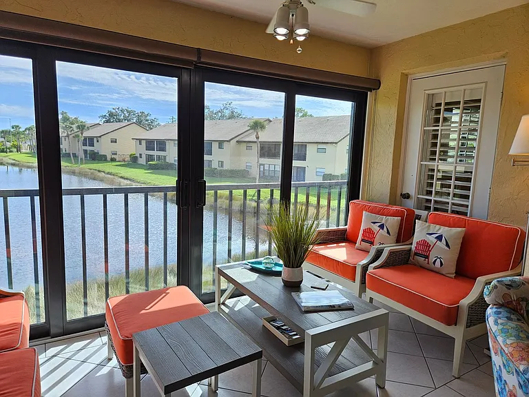 340 Three Lakes Ln #F — Photo 11