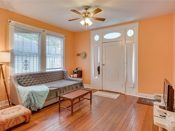 3rd image of 2726-28 Aubry St
