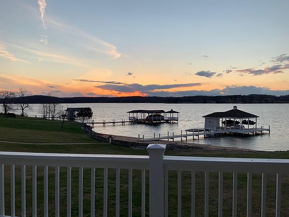 5th image of 2895 Waters Edge Dr