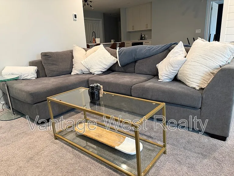 1099 Sunset Dr #228 — Photo 4