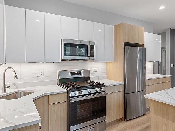 4th image of 1902 W Morse Ave #6942-2