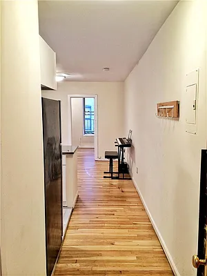 Rented by Century 21 Metropolitan | media 33