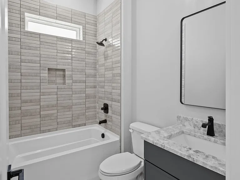 2525 W Heiman St #2525 — Photo 13
