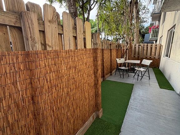 PRIVATE BALCONY TERRACE AREA