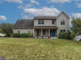 954 Debra Dr, Hummelstown, PA 17036