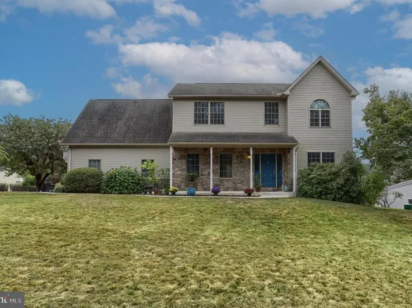 954 Debra Dr, Hummelstown, PA 17036