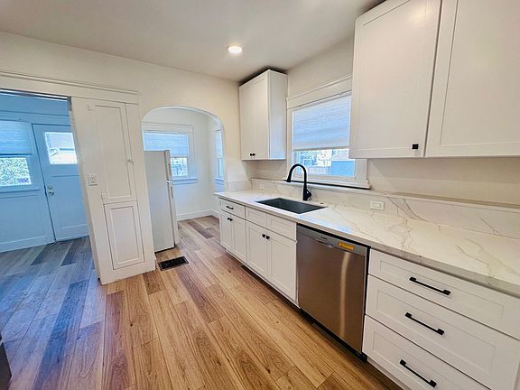 5th image of 360 Wheeler Ave APT A