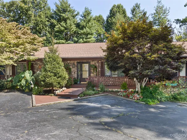 14 Rolling Ridge Way, Etowah, NC 28729