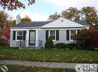 1226 Lawndale Dr, Royal Oak, MI 48067