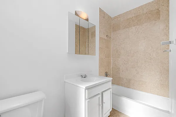 Rented by REAL New York | media 18