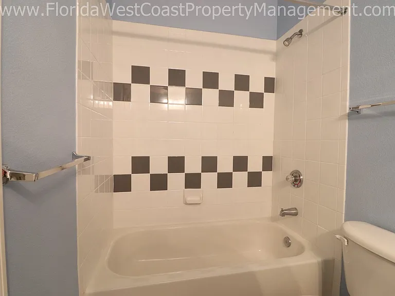 7654 Plantation Cir — Photo 14