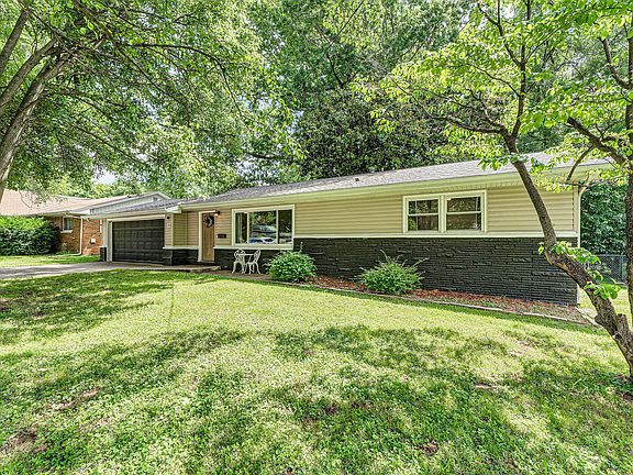 2nd image of 550 S Airwood Avenue