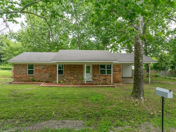 19816 Mahar Dr, Spiro, OK 74959