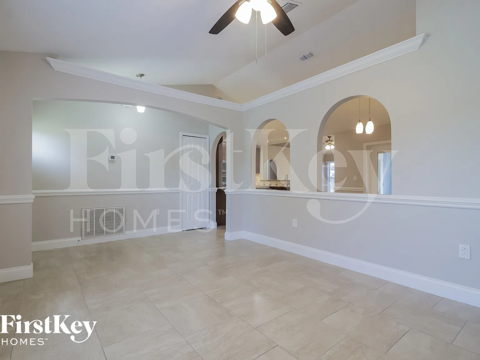 3 bed, 2.0 bath, 1460 sqft, $2,705 — Photo 4