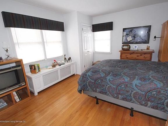 4th image of 774 Jewett Ave