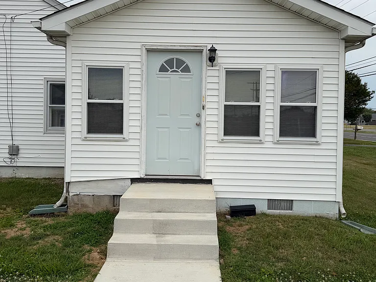 2298 S Dupont Blvd — Photo 1