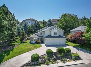 343 Riverwood St, Richland, WA 99352