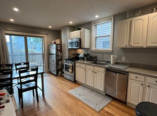 204 L St #1, Boston, MA 02127