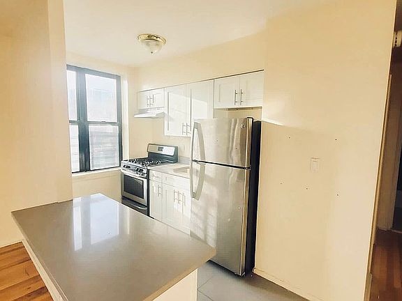 2nd image of 1023 Carroll St #43