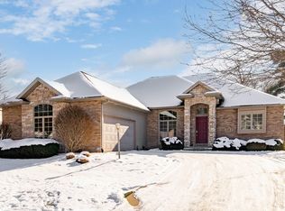 24590 Rolling Oak Dr, South Bend, IN