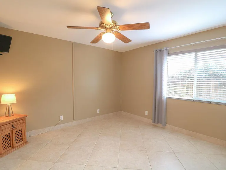73 Pine Hill Trl W — Photo 16