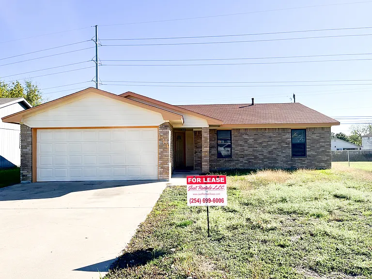 1504 Jefferis Ave — Photo 1