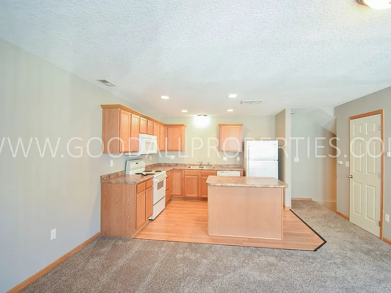 1140 Keystone Ln — Photo 9
