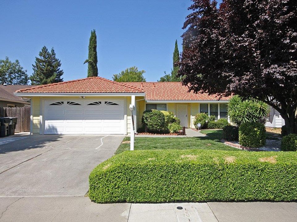 2nd image of 757 Harvey Way