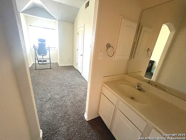 610 Renoir — Photo 15