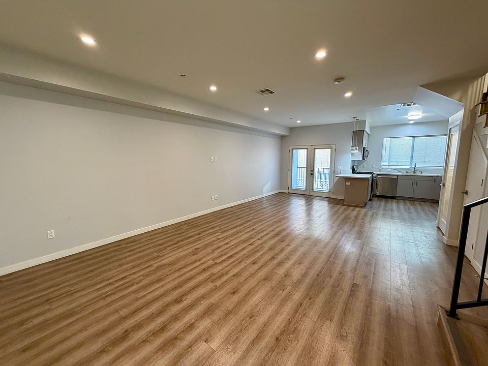 1st image of 22425 Del Valle St APT 3