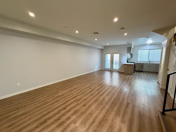 22425 Del Valle St APT 3, Woodland Hills, CA 91364