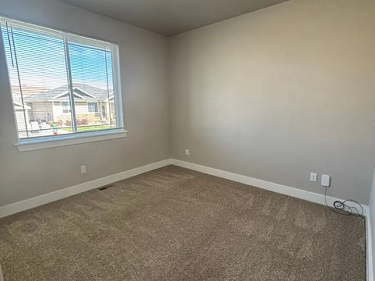 1333 Alyssa Way — Photo 34