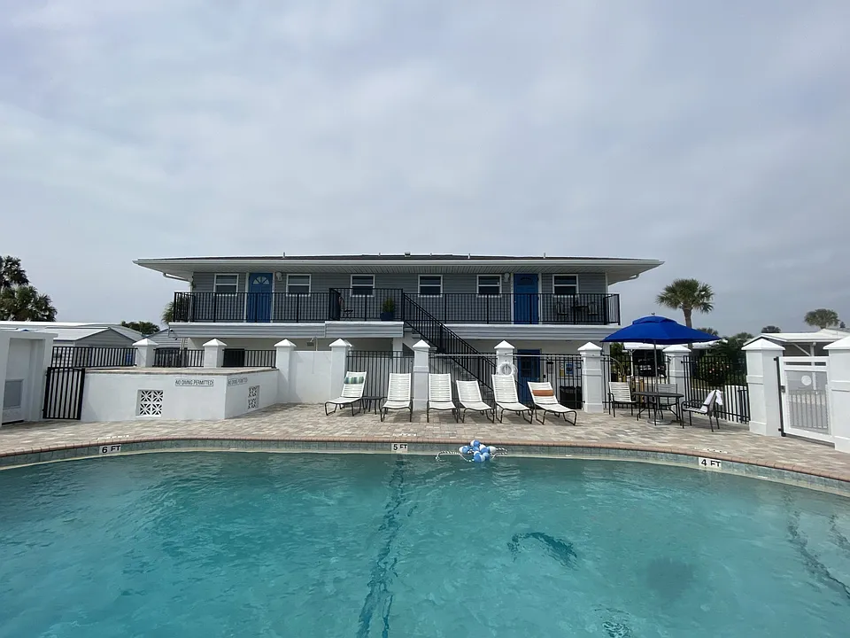 444 Norwich Ln #201