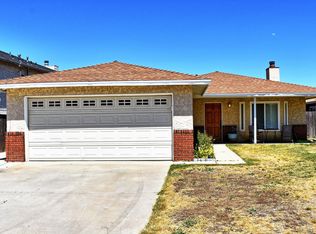 42644 Cabin Dr, Lake Hughes, CA 93532