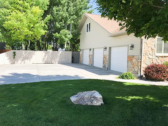 5th image of 985 Dairy Ln