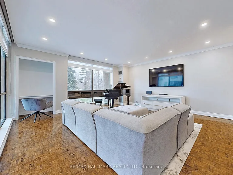 619 Avenue Rd #201 — Photo 14