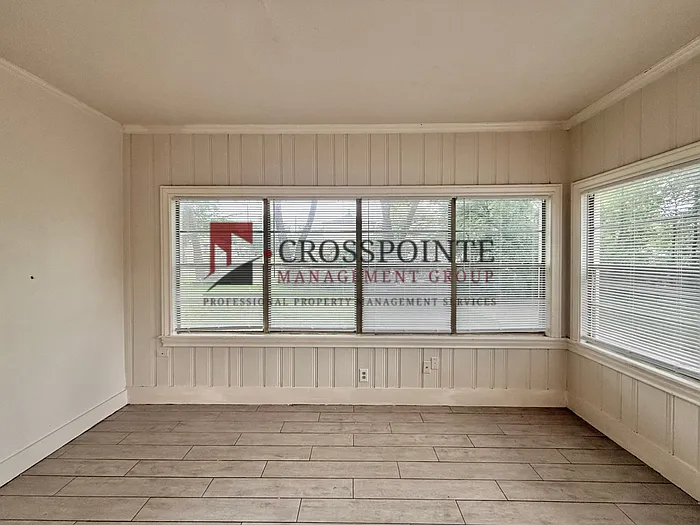 1120 Augusta Ave — Photo 14