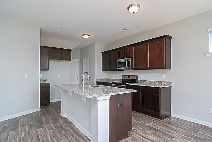 421 Hosea Ct — Photo 10