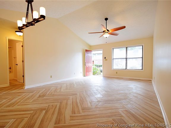3rd image of 206 Villa Dr