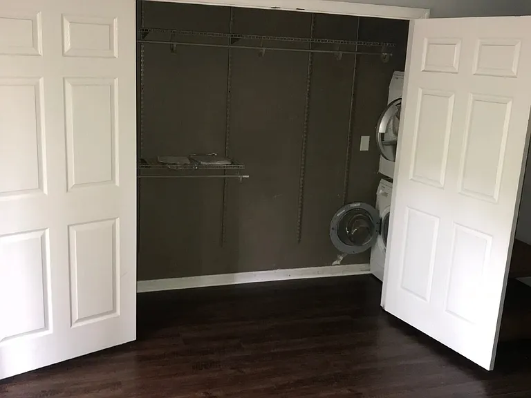 2530 Mar Ct — Photo 3