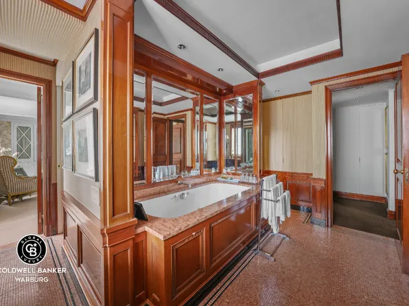 322 East 57th Street image 8 of 10